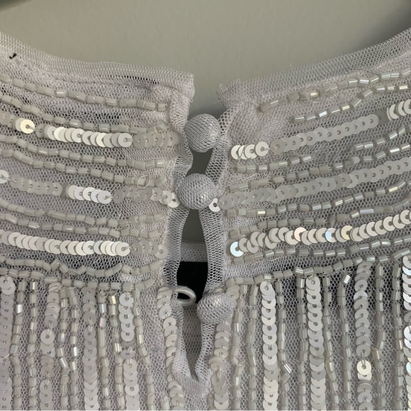 ASOS DESIGN sequin top with geo pattern in white - Picture 5 of 8